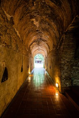 Umong Tapınağı 'nın antik tüneli, Tayland.