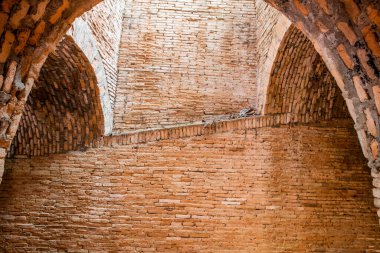Umong Tapınağı 'nın antik tüneli, Tayland.