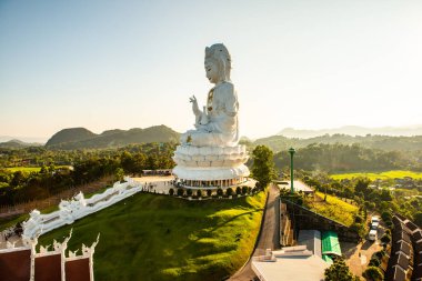 Guan Yin heykeli Hyuaplakang tapınağında, Tayland.