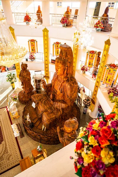 Estatua Guan Yin Hecha Madera Templo Hyuaplakang Tailandia — Foto de Stock
