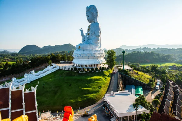 Estatua Guan Yin Templo Hyuaplakang Tailandia — Foto de Stock