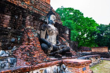 Sukhothai tarihi parkındaki arkeolojik alan, Tayland.