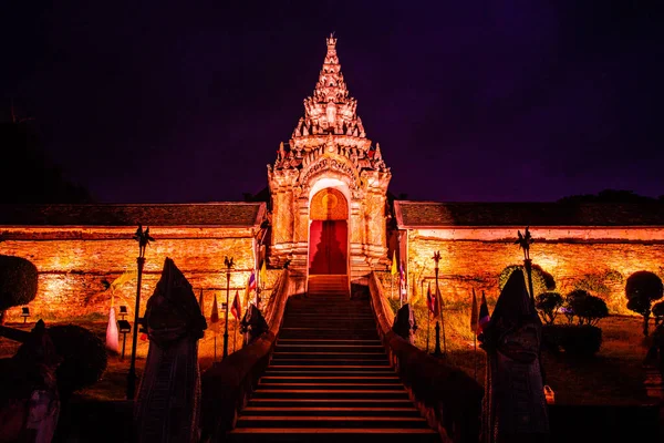 Phra Thad Lampang Luang Templo Noche Tailandia —  Fotos de Stock