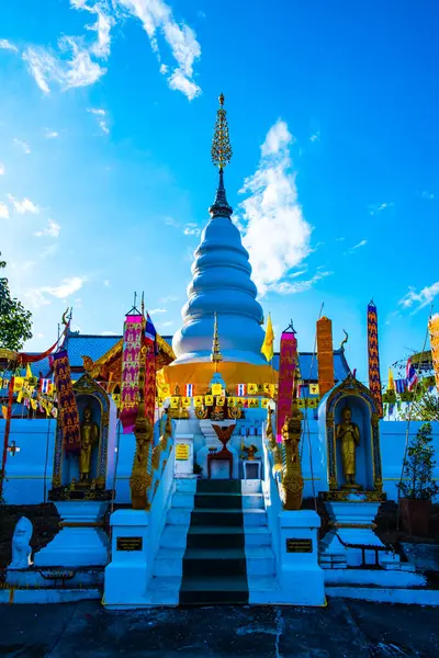 White Pagoda Phrathat Doi Leng Temple Thailand — Stock fotografie