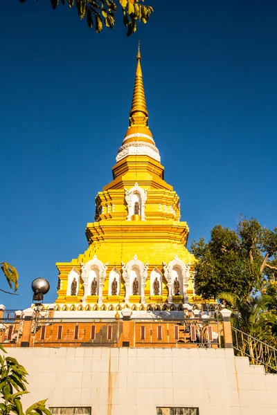 Golden Pagoda Wat Pra Chao Luang Mon Phrachao Lai View —  Fotos de Stock