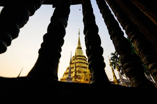 Golden Ancient Pagoda Wooden Balustrade Front Phan Tao Temple Chiang — Fotografia de Stock
