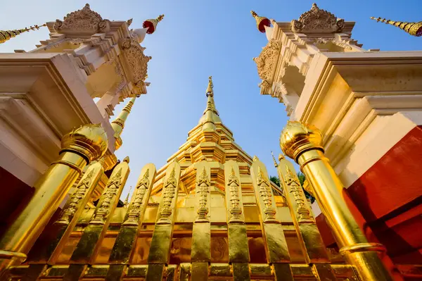 Ancient Golden Pagoda Wat Phan Tao Chiang Mai Province — Fotografia de Stock
