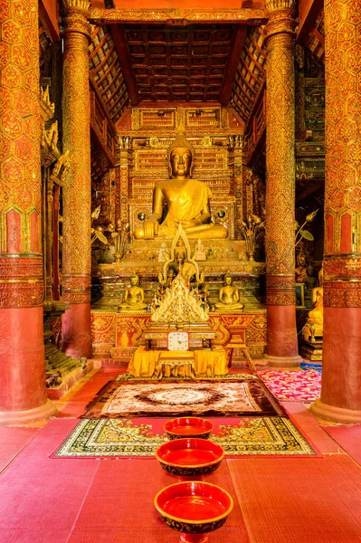 チェンマイ 2021年3月21日 タイのチェンマイ市にあるワット ハンドンの古代仏像 — ストック写真