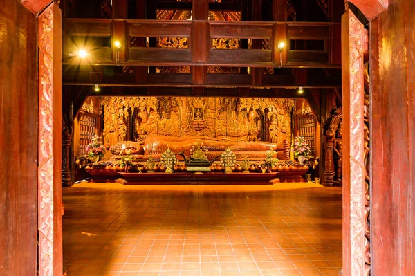 Wooden Reclining Buddha Wat Luang Khun Win Chiangmai Province Thailand — Photo