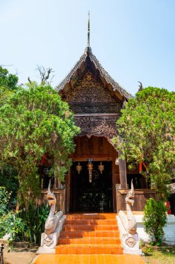 CHIANG MAI, THAILAND - 19 Mart 2022: Tayland 'da Wat Luang Khun Win' in Lanna tarzı binası.