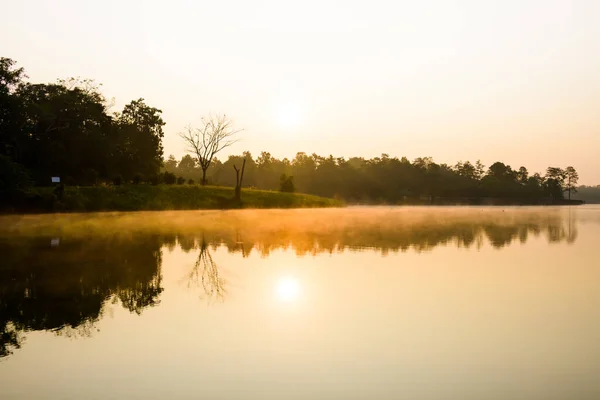 Huay Tueng Thao Lake Early Morning Lake Offers Beautiful Scenery — Stockfoto