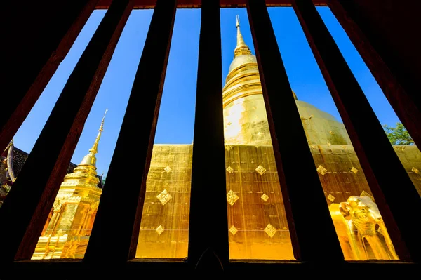 Ancient Golden Pagoda Window Frame Wat Phra Singh Temple Chiang — Zdjęcie stockowe