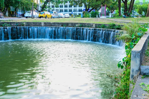 Chiang Mai, Tayland - 11 Ocak 2023 - Chiang Mai hendeği bölgesinde atık su arıtma seti.