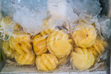 Naylon poşette ananas, Tayland.