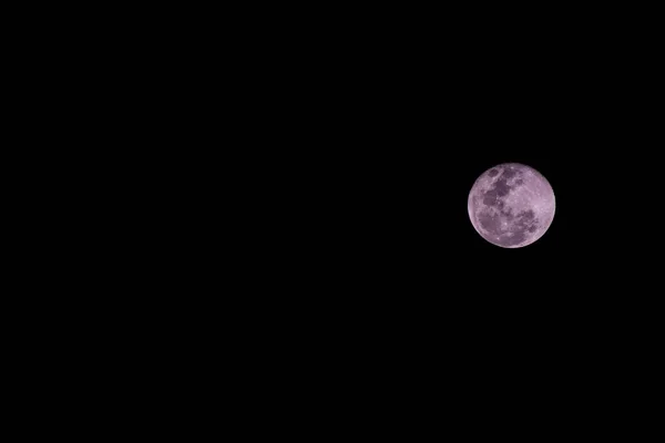 背景暗的超级月亮 — 图库照片