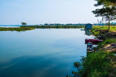 Kwan Phayao Gölü manzarası, Tayland.