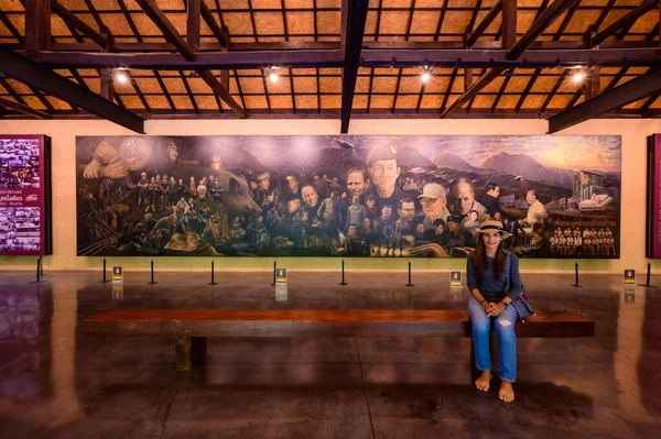 Chiang Rai Deki Anıt Köşkündeki Asyalı Kadın Turist — Stok fotoğraf