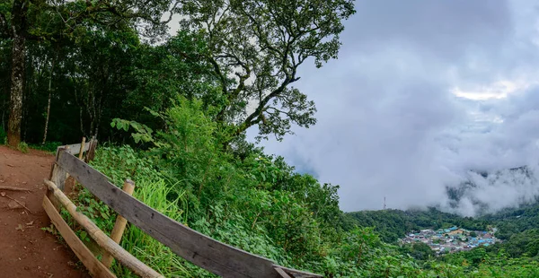 Вид Деревню Племени Монг Хилл Видом Горы Национальном Парке Дой — стоковое фото
