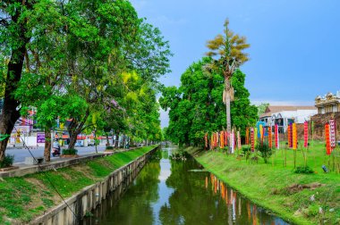 CHIANG MAI, THAILAND - April 13, 2021 : City Moat and Street at Hua Lin Corner in Chiangmai Province during Songkran Festival, Thailand.