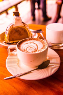 Beyaz bardakta sıcak çikolata, Tayland.