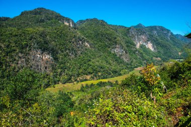 Tayland 'ın Chiangmai bölgesindeki dağların görüş açısı.