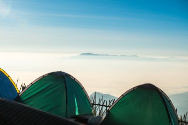 Tayland 'da, dağda kamp alanı..