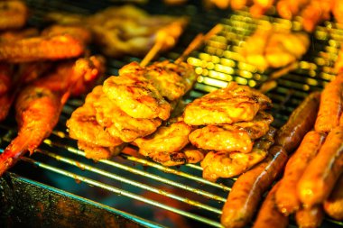 Tayland usulü ızgara domuz eti, Tayland.