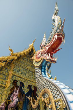 Tayland 'ın Chiang Rai bölgesindeki Rong Sua 10 tapınağı..