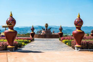 Prayodkhunpol 'deki güzel çeşme Wiang Kalong Tapınağı, Tayland.