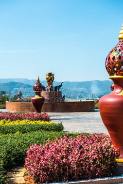 Prayodkhunpol 'deki güzel çeşme Wiang Kalong Tapınağı, Tayland.