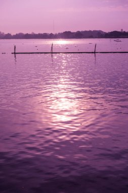 Kwan Phayao Gölü 'nde gün doğumu, Tayland.