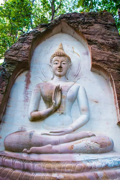 Χαράσσοντας Την Τέχνη Του Βούδα Βράχο Στο Ναό Huai Pha — Φωτογραφία Αρχείου