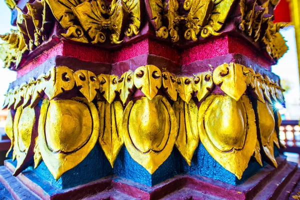 泰国Prayodkhunpol Wiang Kalong神庙的泰式造型艺术 — 图库照片