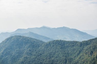 Tayland 'ın Chiangrai eyaletindeki Phu Chi Fa Manzarası' nda Dağ Manzarası.