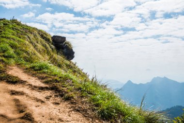 Tayland 'ın Chiangrai eyaletindeki Phu Chi Fa Manzarası' nda Dağ Manzarası.