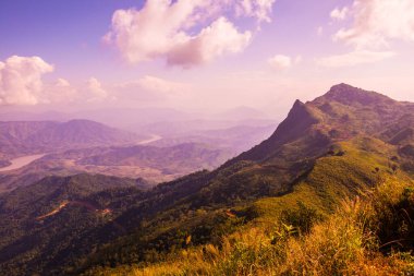 Tayland 'ın Chiangrai eyaletindeki Doi Pha Tang' da Dağ Manzarası.