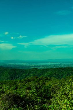 Tayland 'daki Kwan Phayao Gölü' nün üst manzarası.