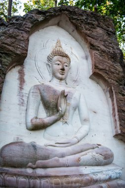 Huai Pha Kiang Tapınağı, Tayland 'da kaya üzerine oyma sanatı.