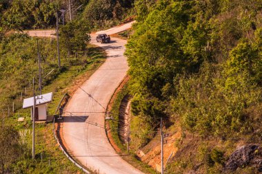 Chiangrai, Tayland 'da Doi Pha Tang yolu..