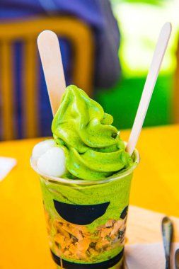 Plastik camlı kibrit dondurması, Tayland.