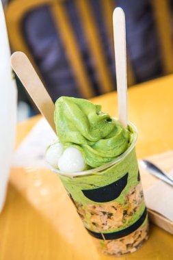 Plastik camlı kibrit dondurması, Tayland.