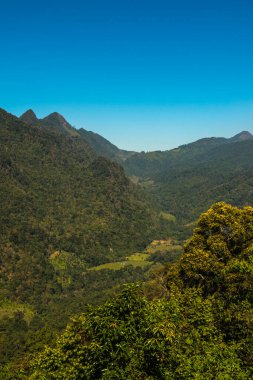 Tayland 'ın Chiangmai bölgesindeki dağların görüş açısı.