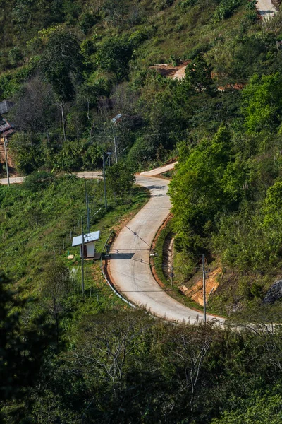 チェンマイ県土肥パ タンへの道 — ストック写真