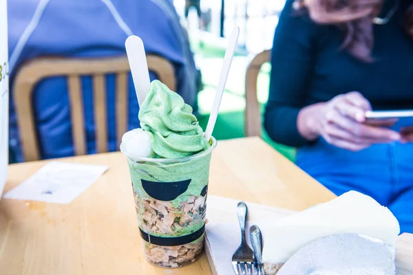 Matcha Eis Kunststoffglas Thailand — Stockfoto