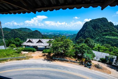 Doi Pha Mee Dağı Yolu, Chiang Rai ili..