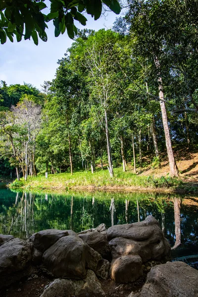 Smaragdový Bazén Tham Luang Khun Nam Nang Non Forest Park — Stock fotografie