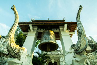 San Pa Yang Luang tapınağındaki Lanna çan kulesi, Tayland.