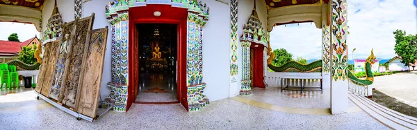 2020年11月5日 プラン寺にあるタイ式教会の古い仏像のパノラマビュー — ストック写真