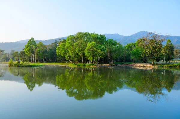 Huay Tueng Thao Lake Early Morning Lake Offers Beautiful Scenery — Stockfoto