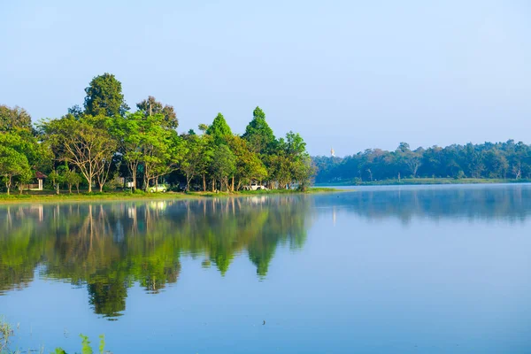 Huay Tueng Thao Lake Early Morning Lake Offers Beautiful Scenery — Fotografia de Stock